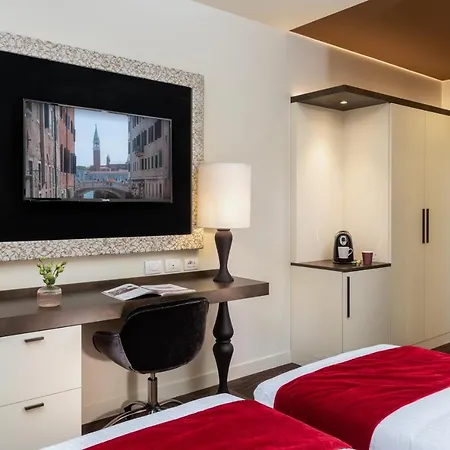 Hotel Leonardo Royal Venice 4*